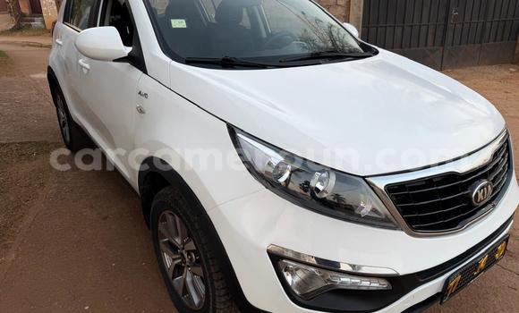 Acheter Occasion Voiture Kia Sportage Blanc à Yaoundé, Central Cameroon Acheter Occasion Voiture Kia Sportage Blanc à Yaoundé, Central Cameroon