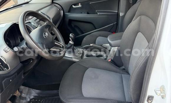 Acheter Occasion Voiture Kia Sportage Blanc à Yaoundé, Central Cameroon Acheter Occasion Voiture Kia Sportage Blanc à Yaoundé, Central Cameroon