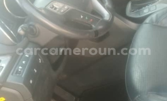 Sayi Na hannu Hyundai Santa Fe Black Mota in Douala a Ƙasar Kamaru Sayi Na hannu Hyundai Santa Fe Black Mota in Douala a Ƙasar Kamaru