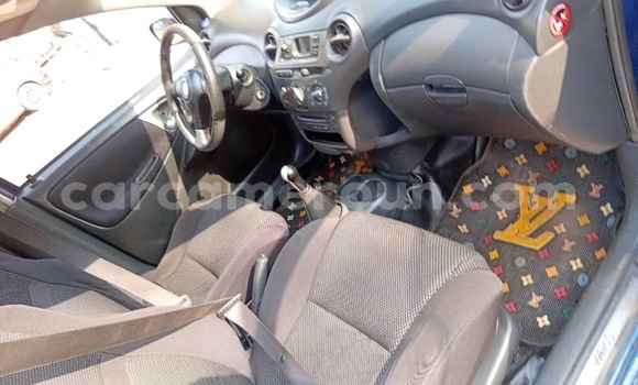 Acheter Occasion Voiture Toyota Yaris Bleu à Yaoundé, Central Cameroon Acheter Occasion Voiture Toyota Yaris Bleu à Yaoundé, Central Cameroon