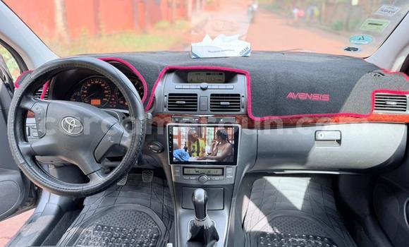 Sayi Na hannu Toyota Avensis Azurfa Mota in Yaounde a Babban Kamaru Sayi Na hannu Toyota Avensis Azurfa Mota in Yaounde a Babban Kamaru