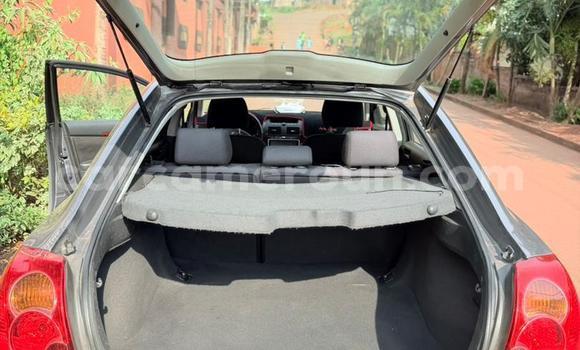 Sayi Na hannu Toyota Avensis Azurfa Mota in Yaounde a Babban Kamaru Sayi Na hannu Toyota Avensis Azurfa Mota in Yaounde a Babban Kamaru