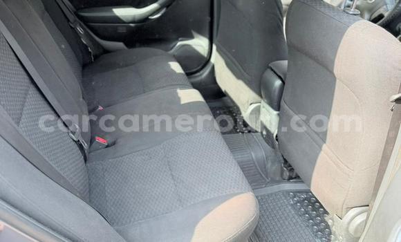 Sayi Na hannu Toyota Avensis Azurfa Mota in Yaounde a Babban Kamaru Sayi Na hannu Toyota Avensis Azurfa Mota in Yaounde a Babban Kamaru