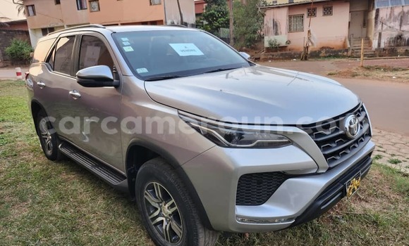 Acheter Occasion Voiture Toyota Fortuner Gris à Yaoundé, Central Cameroon Acheter Occasion Voiture Toyota Fortuner Gris à Yaoundé, Central Cameroon