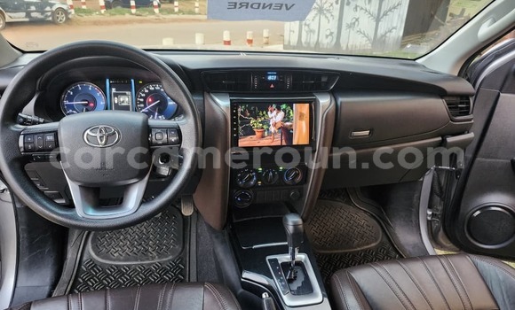 Acheter Occasion Voiture Toyota Fortuner Gris à Yaoundé, Central Cameroon Acheter Occasion Voiture Toyota Fortuner Gris à Yaoundé, Central Cameroon