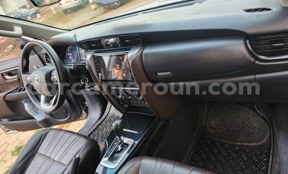 Acheter Occasion Voiture Toyota Fortuner Gris à Yaoundé, Central Cameroon Acheter Occasion Voiture Toyota Fortuner Gris à Yaoundé, Central Cameroon