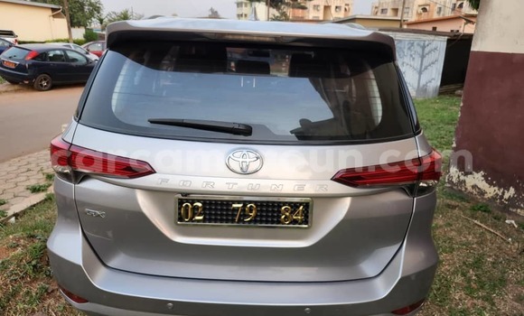 Acheter Occasion Voiture Toyota Fortuner Gris à Yaoundé, Central Cameroon Acheter Occasion Voiture Toyota Fortuner Gris à Yaoundé, Central Cameroon