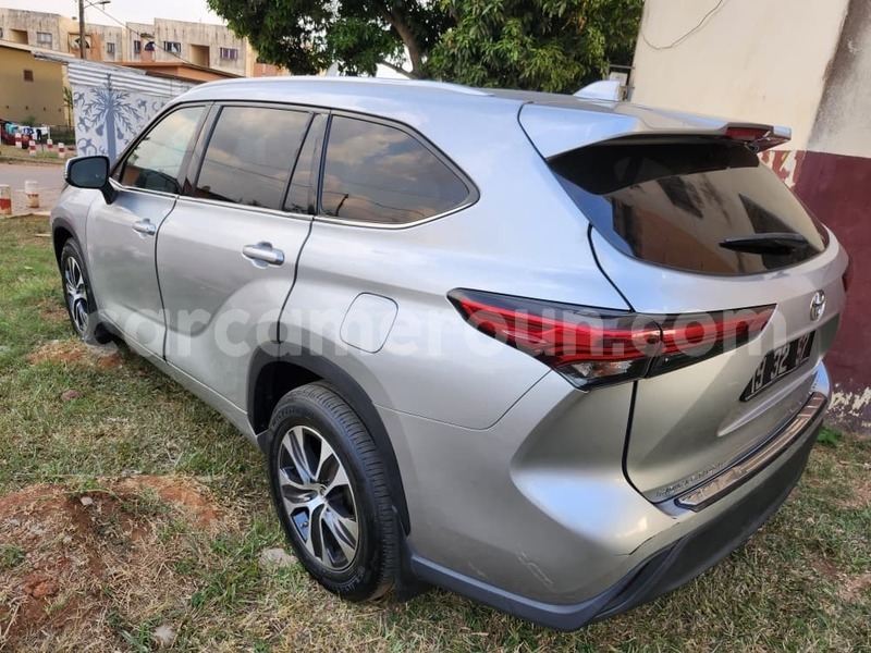 Big with watermark toyota highlander central cameroon yaounde 22150