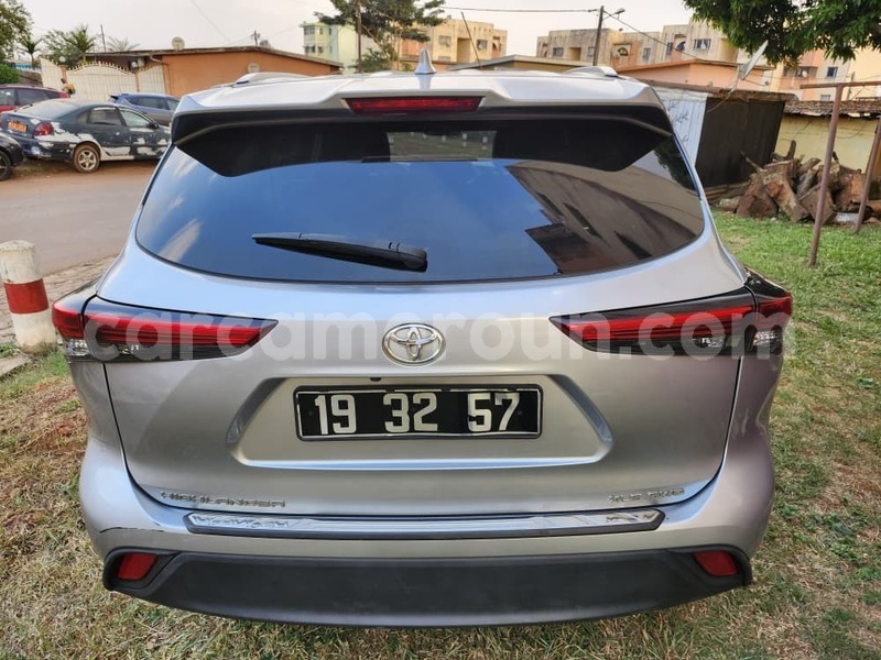 Big with watermark toyota highlander central cameroon yaounde 22150