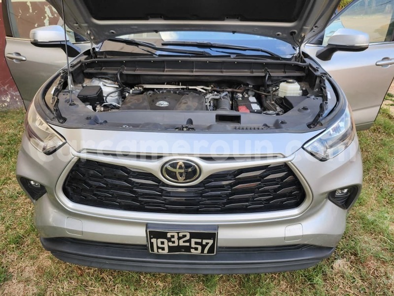 Big with watermark toyota highlander central cameroon yaounde 22150