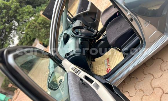 Acheter Occasion Voiture Toyota Yaris Gris à Yaoundé, Central Cameroon Acheter Occasion Voiture Toyota Yaris Gris à Yaoundé, Central Cameroon