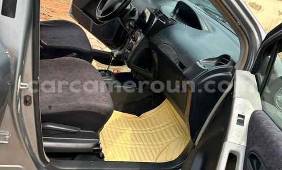 Acheter Occasion Voiture Toyota Yaris Gris à Yaoundé, Central Cameroon Acheter Occasion Voiture Toyota Yaris Gris à Yaoundé, Central Cameroon