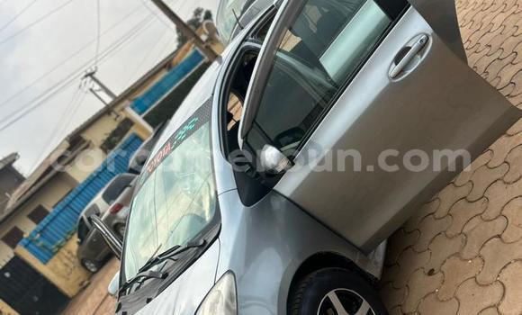 Acheter Occasion Voiture Toyota Yaris Gris à Yaoundé, Central Cameroon Acheter Occasion Voiture Toyota Yaris Gris à Yaoundé, Central Cameroon