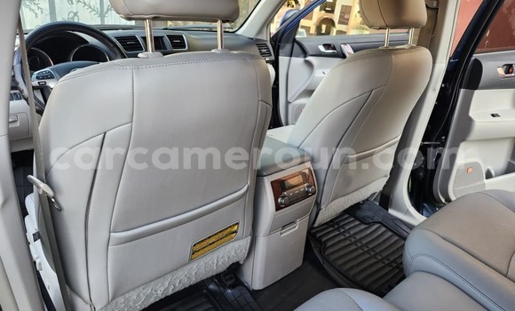 Sayi Na hannu Toyota Highlander Blue Mota in Yaounde a Babban Kamaru Sayi Na hannu Toyota Highlander Blue Mota in Yaounde a Babban Kamaru