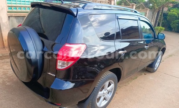 Sayi Na hannu Toyota RAV4 Black Mota in Yaounde a Babban Kamaru Sayi Na hannu Toyota RAV4 Black Mota in Yaounde a Babban Kamaru