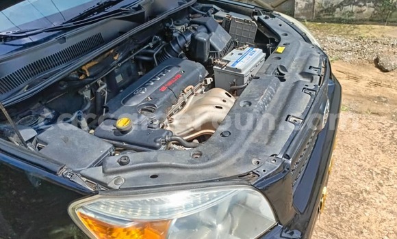 Sayi Na hannu Toyota RAV4 Black Mota in Yaounde a Babban Kamaru Sayi Na hannu Toyota RAV4 Black Mota in Yaounde a Babban Kamaru