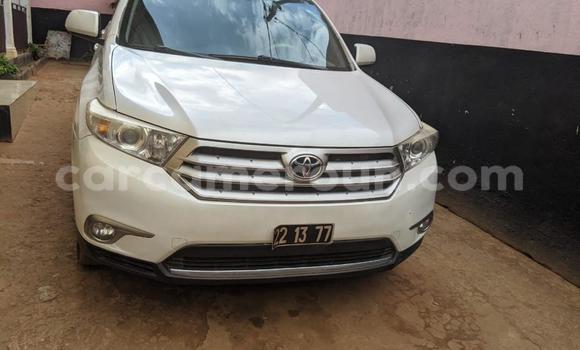 Buy Used Toyota Highlander White Car in Yaounde in Central Cameroon Buy Used Toyota Highlander White Car in Yaounde in Central Cameroon