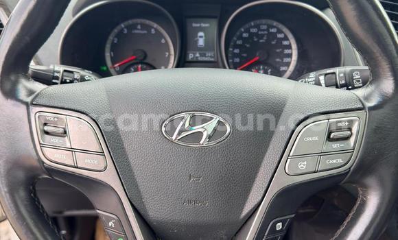Acheter Occasion Voiture Hyundai Santa Fe Blanc à Yaoundé, Central Cameroon Acheter Occasion Voiture Hyundai Santa Fe Blanc à Yaoundé, Central Cameroon