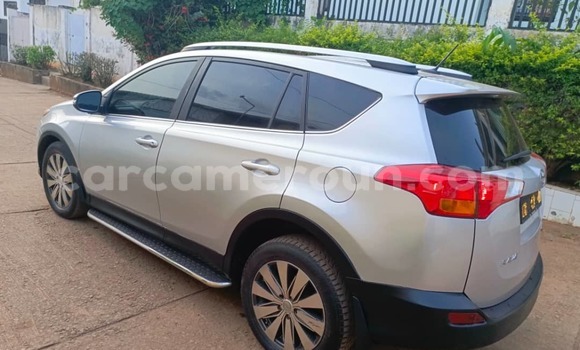 Acheter Occasion Voiture Toyota RAV4 Gris à Yaoundé, Central Cameroon Acheter Occasion Voiture Toyota RAV4 Gris à Yaoundé, Central Cameroon