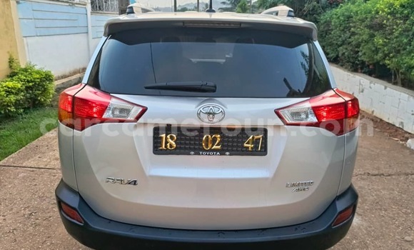 Acheter Occasion Voiture Toyota RAV4 Gris à Yaoundé, Central Cameroon Acheter Occasion Voiture Toyota RAV4 Gris à Yaoundé, Central Cameroon