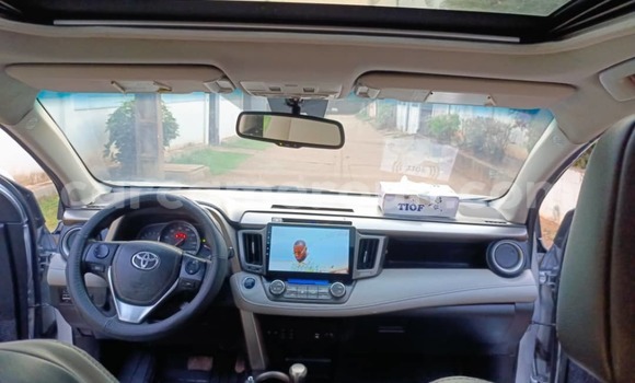 Acheter Occasion Voiture Toyota RAV4 Gris à Yaoundé, Central Cameroon Acheter Occasion Voiture Toyota RAV4 Gris à Yaoundé, Central Cameroon