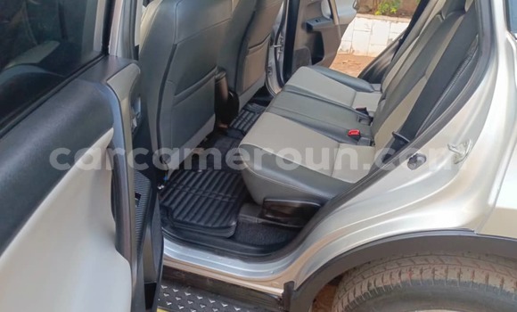 Acheter Occasion Voiture Toyota RAV4 Gris à Yaoundé, Central Cameroon Acheter Occasion Voiture Toyota RAV4 Gris à Yaoundé, Central Cameroon