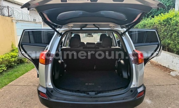 Acheter Occasion Voiture Toyota RAV4 Gris à Yaoundé, Central Cameroon Acheter Occasion Voiture Toyota RAV4 Gris à Yaoundé, Central Cameroon