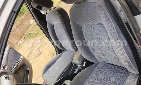 Acheter Occasion Voiture Toyota Avensis Gris à Yaoundé, Central Cameroon Acheter Occasion Voiture Toyota Avensis Gris à Yaoundé, Central Cameroon