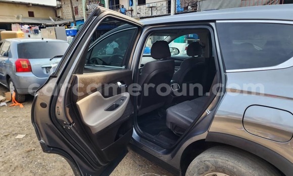 Acheter Occasion Voiture Hyundai Santa Fe Gris à Yaoundé, Central Cameroon Acheter Occasion Voiture Hyundai Santa Fe Gris à Yaoundé, Central Cameroon