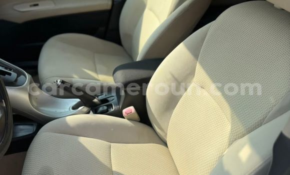 Sayi Na hannu Toyota Auris Red Mota in Yaounde a Babban Kamaru Sayi Na hannu Toyota Auris Red Mota in Yaounde a Babban Kamaru