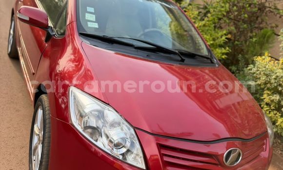 Sayi Na hannu Toyota Auris Red Mota in Yaounde a Babban Kamaru Sayi Na hannu Toyota Auris Red Mota in Yaounde a Babban Kamaru