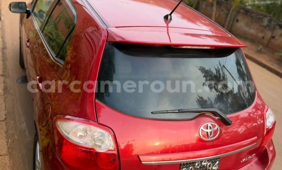 Sayi Na hannu Toyota Auris Red Mota in Yaounde a Babban Kamaru Sayi Na hannu Toyota Auris Red Mota in Yaounde a Babban Kamaru