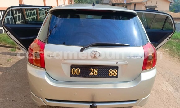 Sayi Na hannu Toyota Corolla Azurfa Mota in Yaounde a Babban Kamaru Sayi Na hannu Toyota Corolla Azurfa Mota in Yaounde a Babban Kamaru