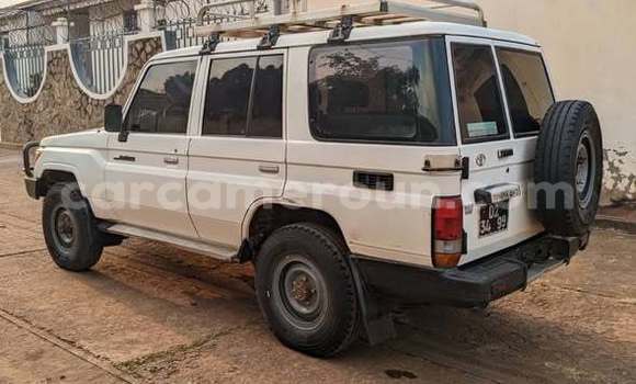 Sayi Na hannu Toyota Land Cruiser Sauran Mota in Douala a Ƙasar Kamaru Sayi Na hannu Toyota Land Cruiser Sauran Mota in Douala a Ƙasar Kamaru
