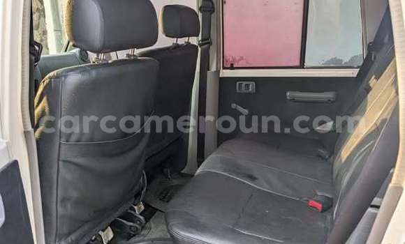 Sayi Na hannu Toyota Land Cruiser Sauran Mota in Douala a Ƙasar Kamaru Sayi Na hannu Toyota Land Cruiser Sauran Mota in Douala a Ƙasar Kamaru