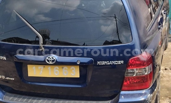 Sayi Na hannu Toyota Highlander Blue Mota in Douala a Ƙasar Kamaru Sayi Na hannu Toyota Highlander Blue Mota in Douala a Ƙasar Kamaru