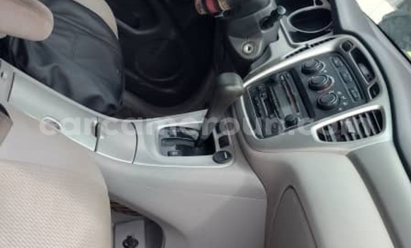 Sayi Na hannu Toyota Highlander Blue Mota in Douala a Ƙasar Kamaru Sayi Na hannu Toyota Highlander Blue Mota in Douala a Ƙasar Kamaru