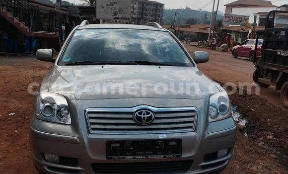 Sayi Na hannu Toyota Avensis Azurfa Mota in Yaounde a Babban Kamaru Sayi Na hannu Toyota Avensis Azurfa Mota in Yaounde a Babban Kamaru