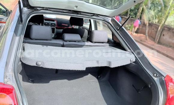 Sayi Na hannu Toyota Avensis Azurfa Mota in Yaounde a Babban Kamaru Sayi Na hannu Toyota Avensis Azurfa Mota in Yaounde a Babban Kamaru