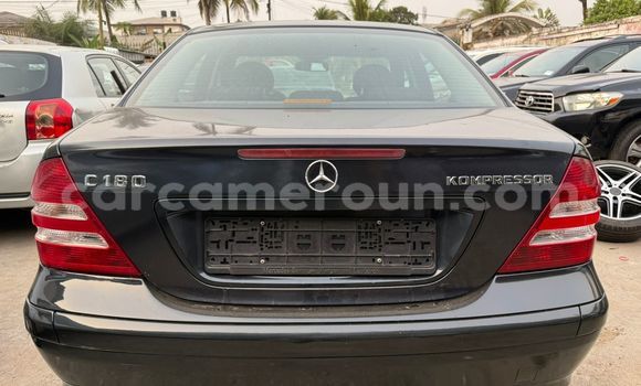 Sayi Imported Mercedes‒Benz C–Class Black Mota in Douala a Ƙasar Kamaru Sayi Imported Mercedes‒Benz C–Class Black Mota in Douala a Ƙasar Kamaru
