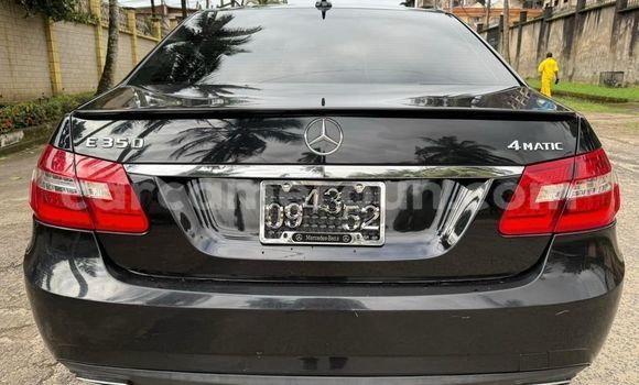 Sayi Imported Mercedes‒Benz E–Class Black Mota in Douala a Ƙasar Kamaru Sayi Imported Mercedes‒Benz E–Class Black Mota in Douala a Ƙasar Kamaru