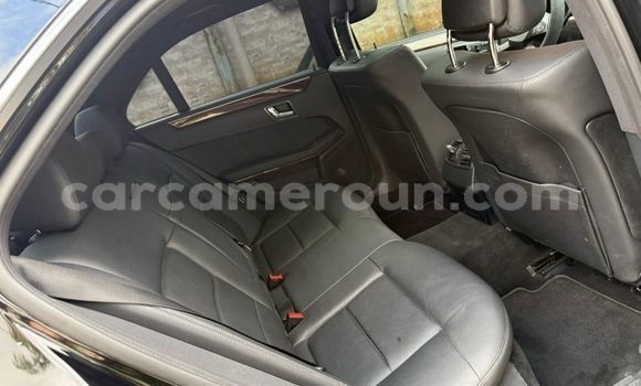 Sayi Imported Mercedes‒Benz E–Class Black Mota in Douala a Ƙasar Kamaru Sayi Imported Mercedes‒Benz E–Class Black Mota in Douala a Ƙasar Kamaru