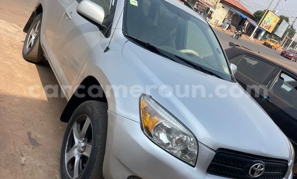 Acheter Occasion Voiture Toyota RAV4 Gris à Yaoundé, Central Cameroon Acheter Occasion Voiture Toyota RAV4 Gris à Yaoundé, Central Cameroon