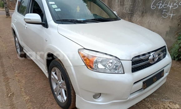 Acheter Occasion Voiture Toyota RAV4 Blanc à Yaoundé, Central Cameroon Acheter Occasion Voiture Toyota RAV4 Blanc à Yaoundé, Central Cameroon
