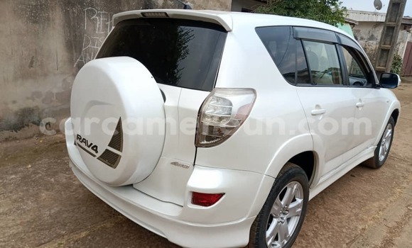 Acheter Occasion Voiture Toyota RAV4 Blanc à Yaoundé, Central Cameroon Acheter Occasion Voiture Toyota RAV4 Blanc à Yaoundé, Central Cameroon