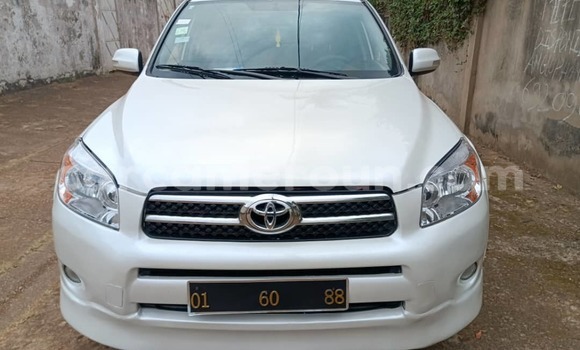 Acheter Occasion Voiture Toyota RAV4 Blanc à Yaoundé, Central Cameroon Acheter Occasion Voiture Toyota RAV4 Blanc à Yaoundé, Central Cameroon