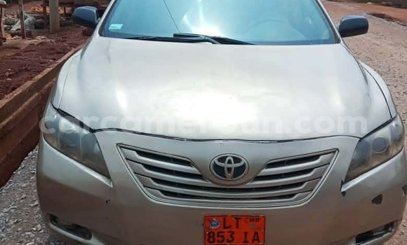 Sayi Na hannu Toyota Avensis Azurfa Mota in Yaounde a Babban Kamaru Sayi Na hannu Toyota Avensis Azurfa Mota in Yaounde a Babban Kamaru