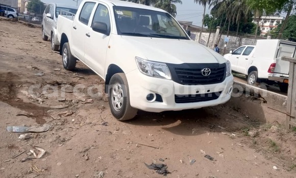 Buy Used Toyota Hiluxe VIGO White Car in Douala in Littoral Cameroon Buy Used Toyota Hiluxe VIGO White Car in Douala in Littoral Cameroon