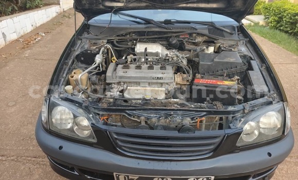 Sayi Na hannu Toyota Avensis Black Mota in Yaounde a Babban Kamaru Sayi Na hannu Toyota Avensis Black Mota in Yaounde a Babban Kamaru