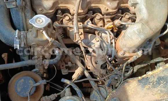 Sayi Na hannu Toyota Hiace Blue Mota in Yaounde a Babban Kamaru Sayi Na hannu Toyota Hiace Blue Mota in Yaounde a Babban Kamaru